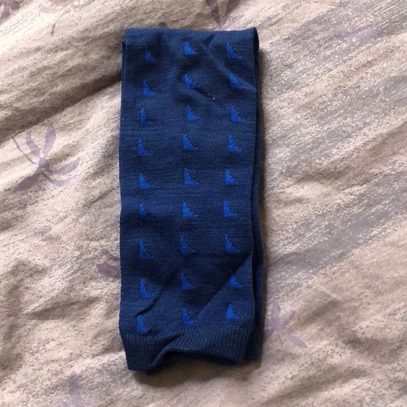 Comfy airline/travel socks with foot treads on bottom. Great single use. NWOT - Picture 1 of 3